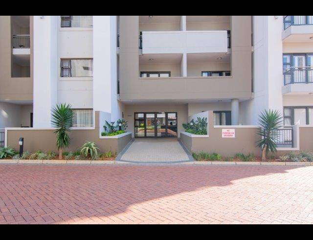 2 BEDROOM APARTMENT FOR SALE IN UMHLANGA RIDGE